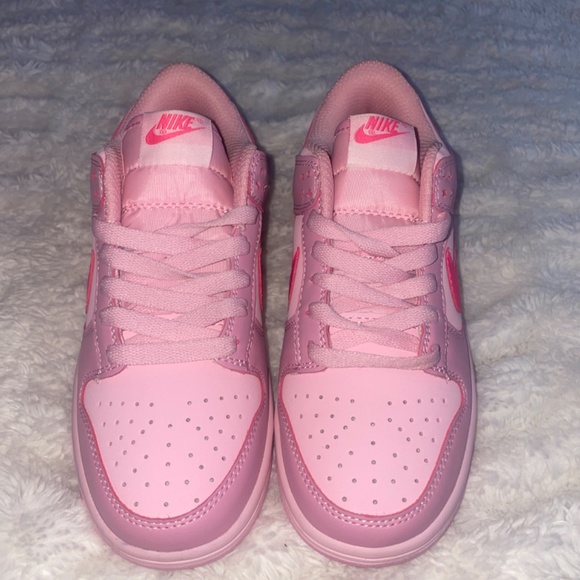 Triple Pink Low Nike Shoe - Picture 2 of 5